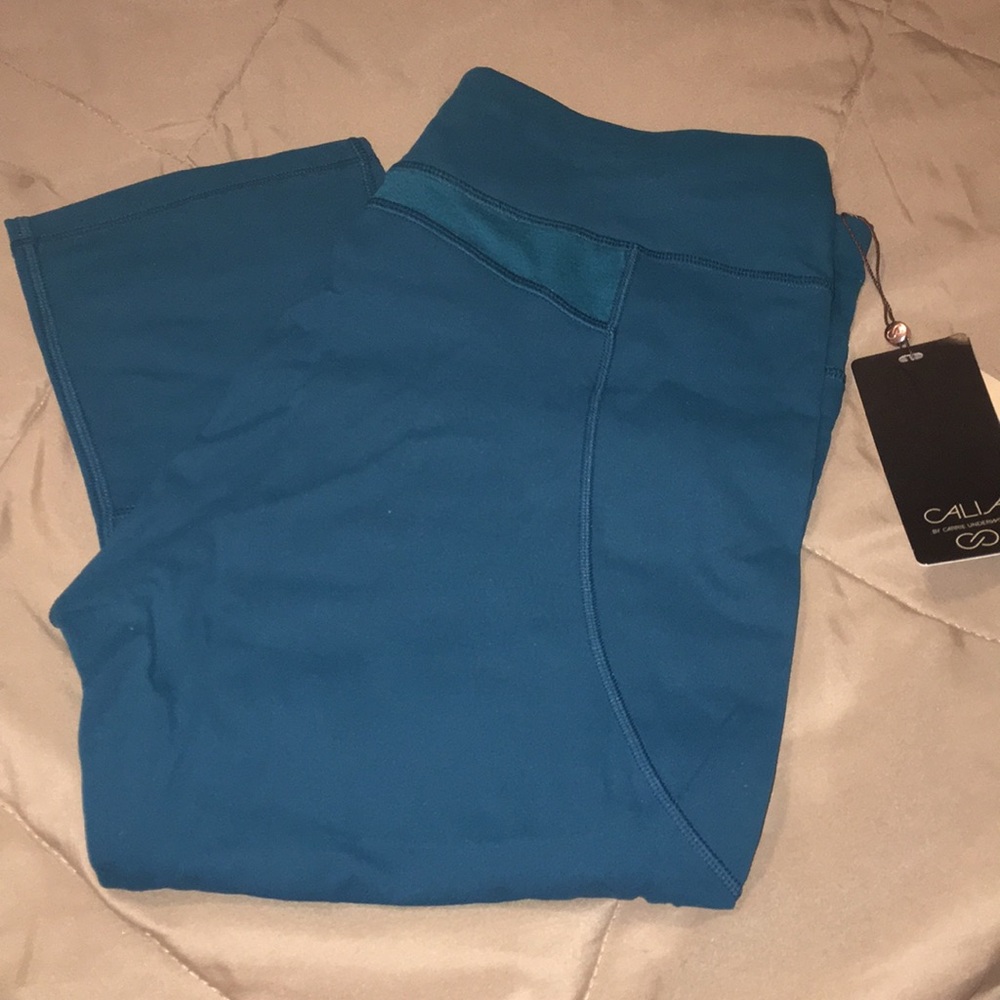 NWT Celia Capris By Carrie Underwood